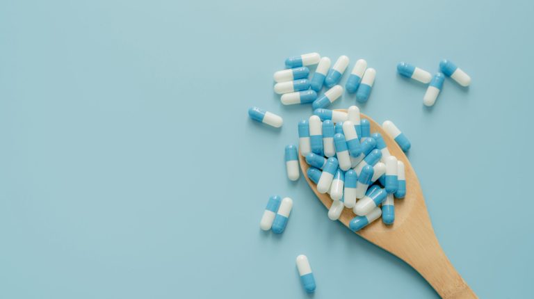 Penicylina (antybiotyk) – czym jest, jakie ma działanie i jaka jest jej skuteczność?